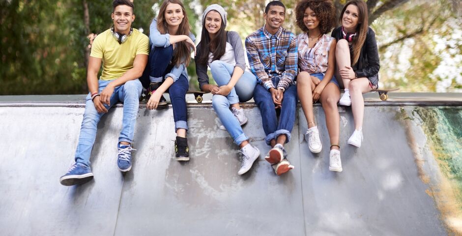 Betrokken, serieus, positief, mondig, rationeel, intuïtief, hardwerkend en digitaal - een paar kenmerken van Gen Z (Foto: Shutterstock)