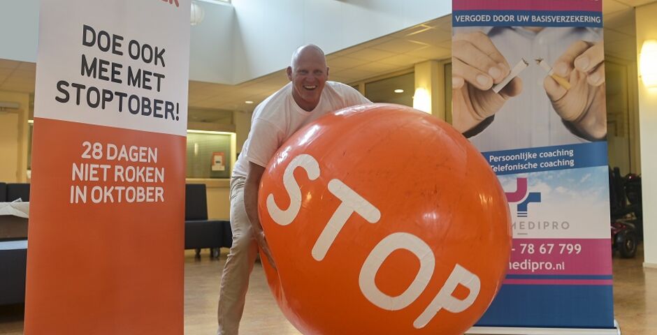 Nick Vroon, stoppen met roken-coach, in actie tijdens Stoptober. (Foto: Medipro)